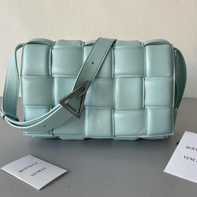 보테가 베네타 토프 패디드 카세트백 민트